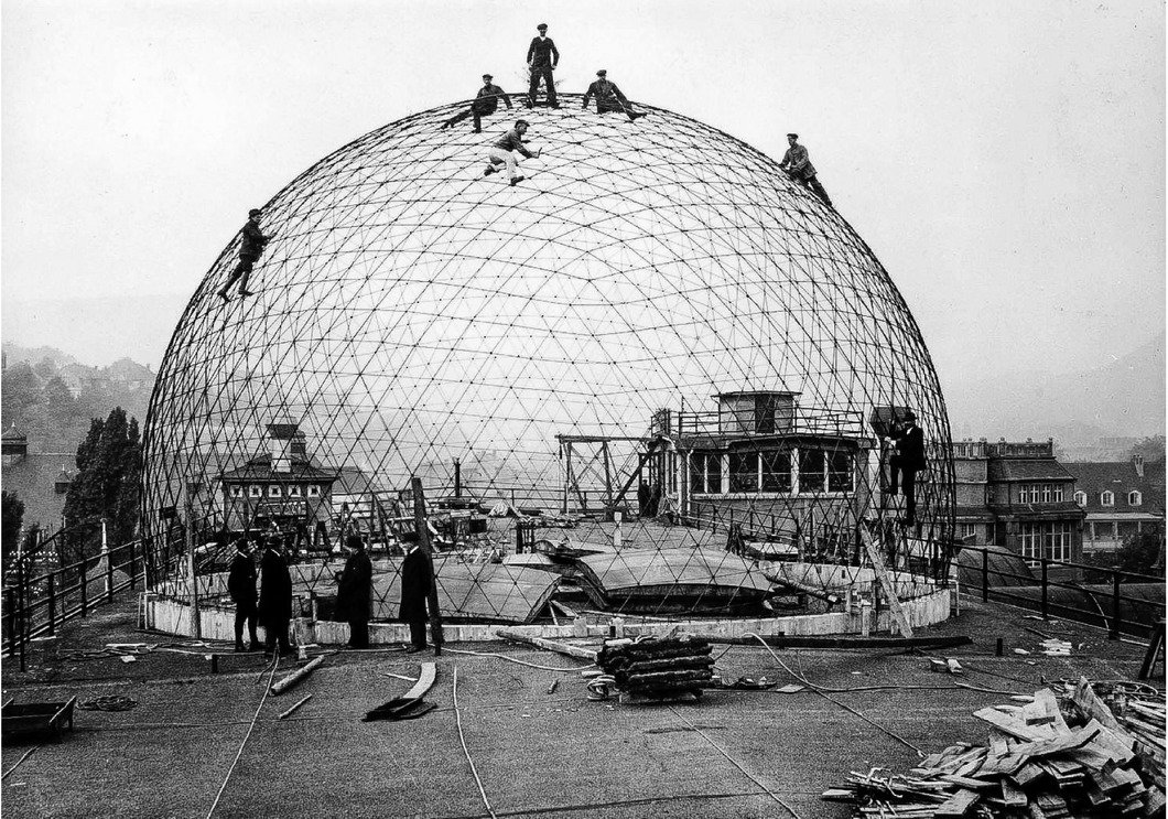 Planetário de Jena, projetado por Walter Bauersfeld